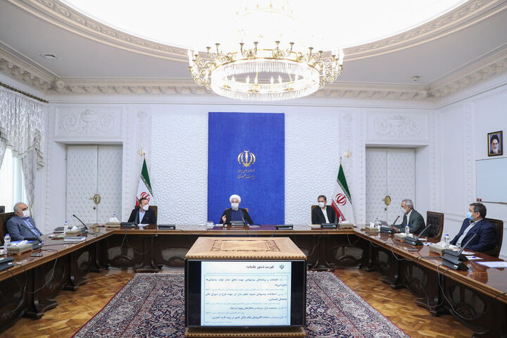 روحانی: تعادل قیمت ارز و بالابردن ارزش پول ملی از اهداف مهم دولت است