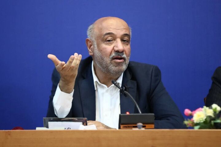 میدری: مشارکت افراد در پرداخت حق بیمه باید مبنا باشد